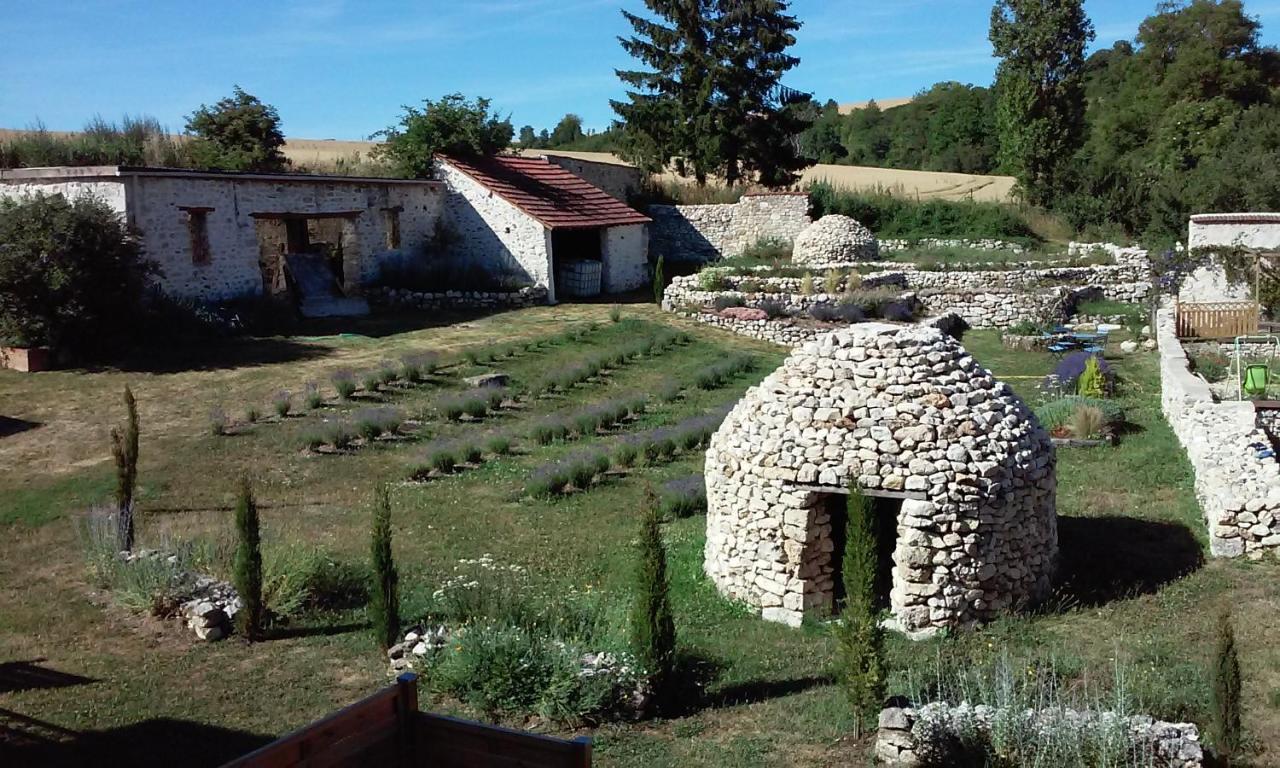 Les Bories En Champagne Villa Montlevon Екстериор снимка