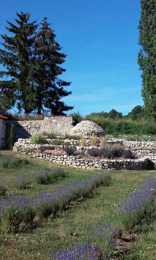 Les Bories En Champagne Villa Montlevon Екстериор снимка