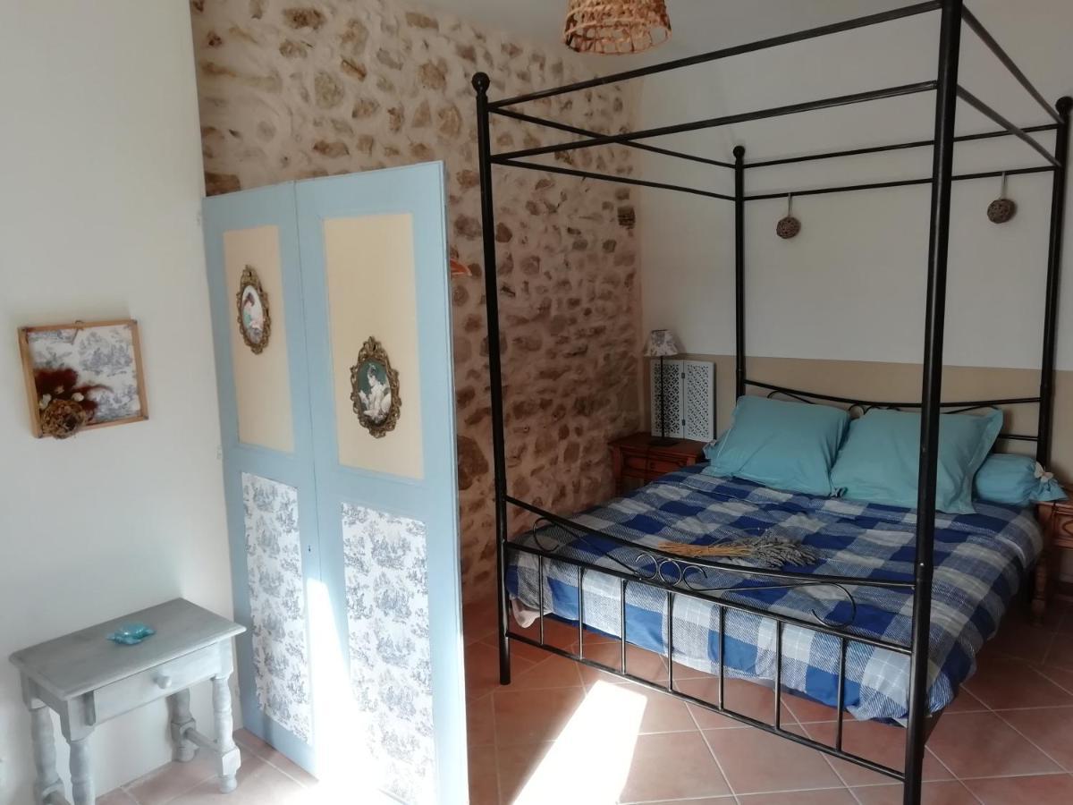 Les Bories En Champagne Villa Montlevon Екстериор снимка