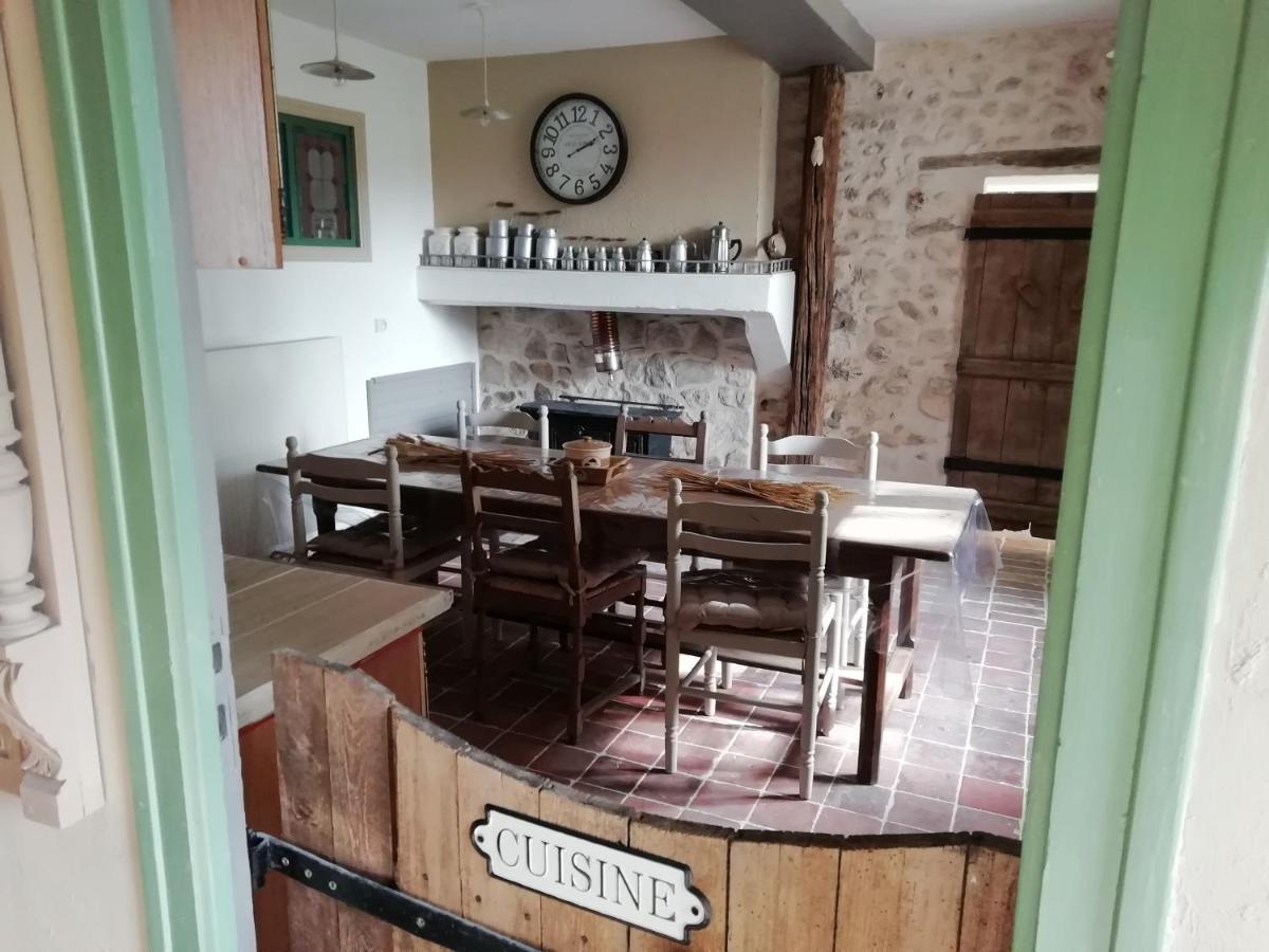 Les Bories En Champagne Villa Montlevon Екстериор снимка